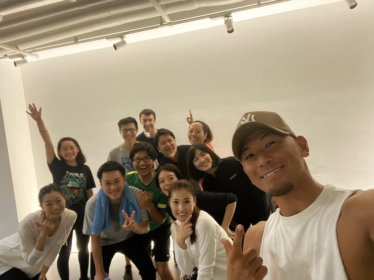 南青山でスタジオレンタルの暗闇ZUMBA貸切イベントレッスン